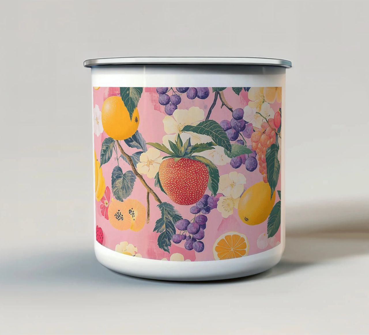 Amore di fragola con i fiori tazza in smalto da Carinaprint