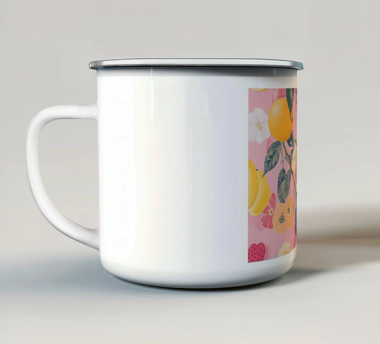Amore di fragola con i fiori tazza in smalto da Carinaprint