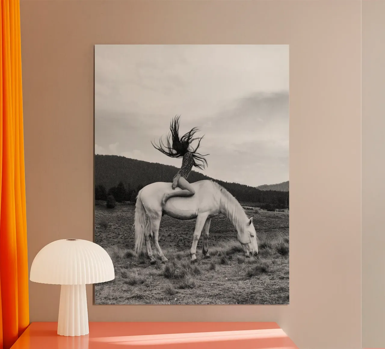 Ragazza cavallo selvaggio poster con telaio in legno da Dagmar Pels
