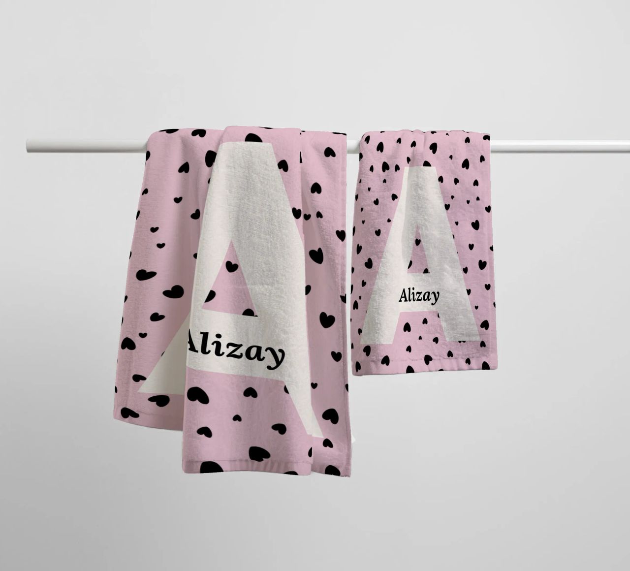 Un nom unique serviette de bain de Doodle Dreams Art