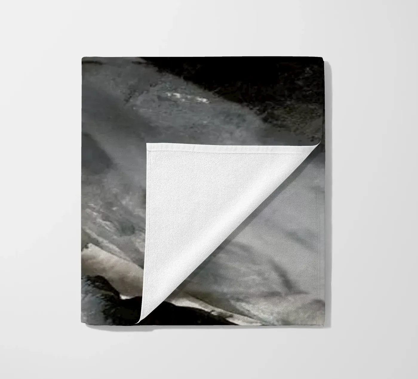 Self-Effacing Fox telo mare da Victoria Verbaan