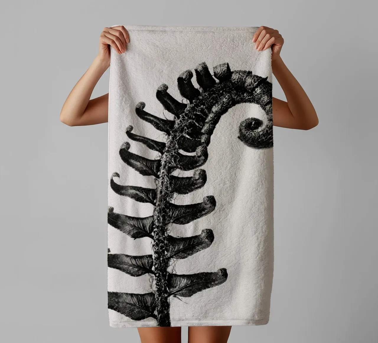 Karl Blossfeldt - Polystichum Munitum asciugamano da bagno da Old Masters