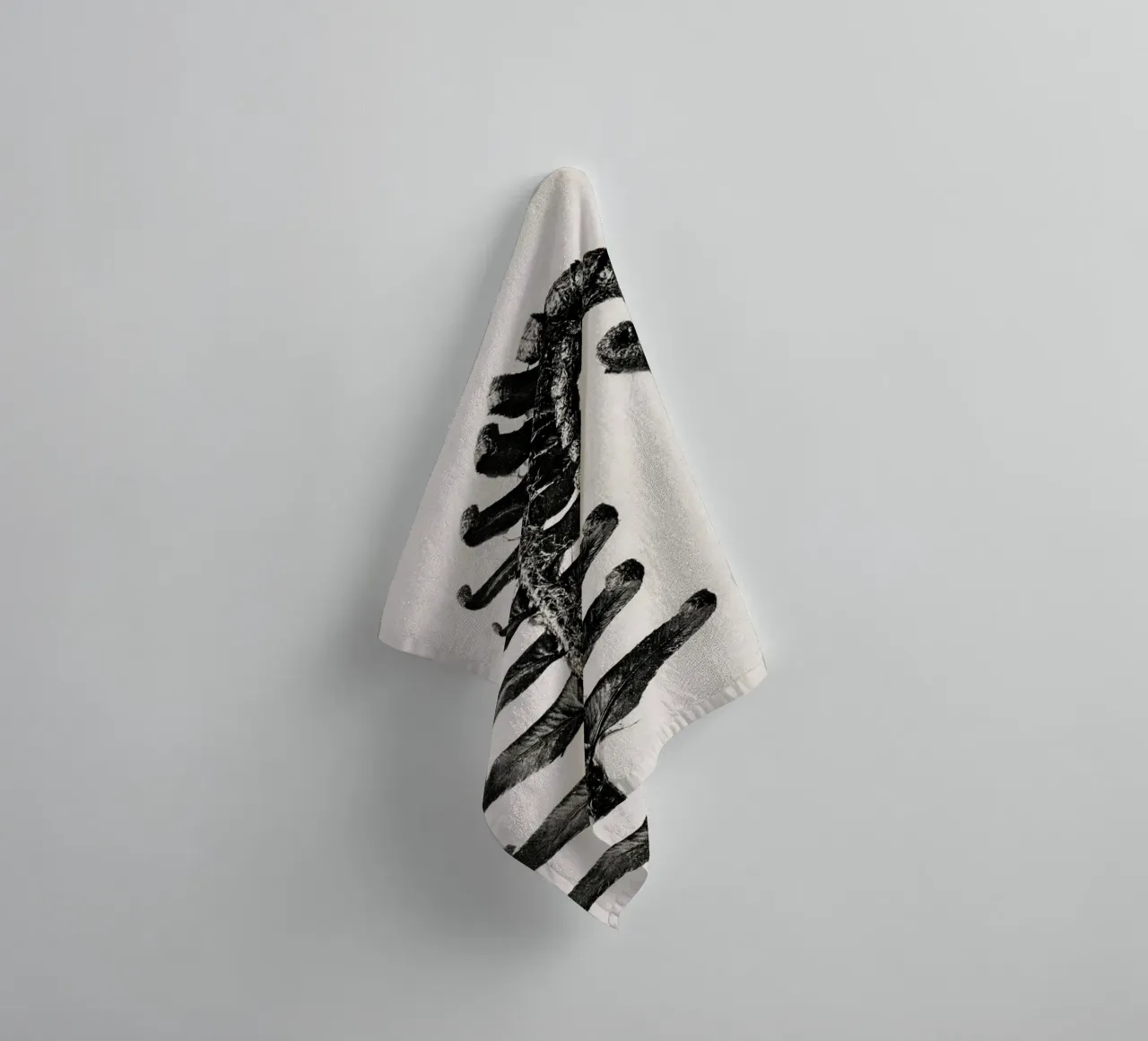 Karl Blossfeldt - Polystichum Munitum asciugamano da bagno da Old Masters