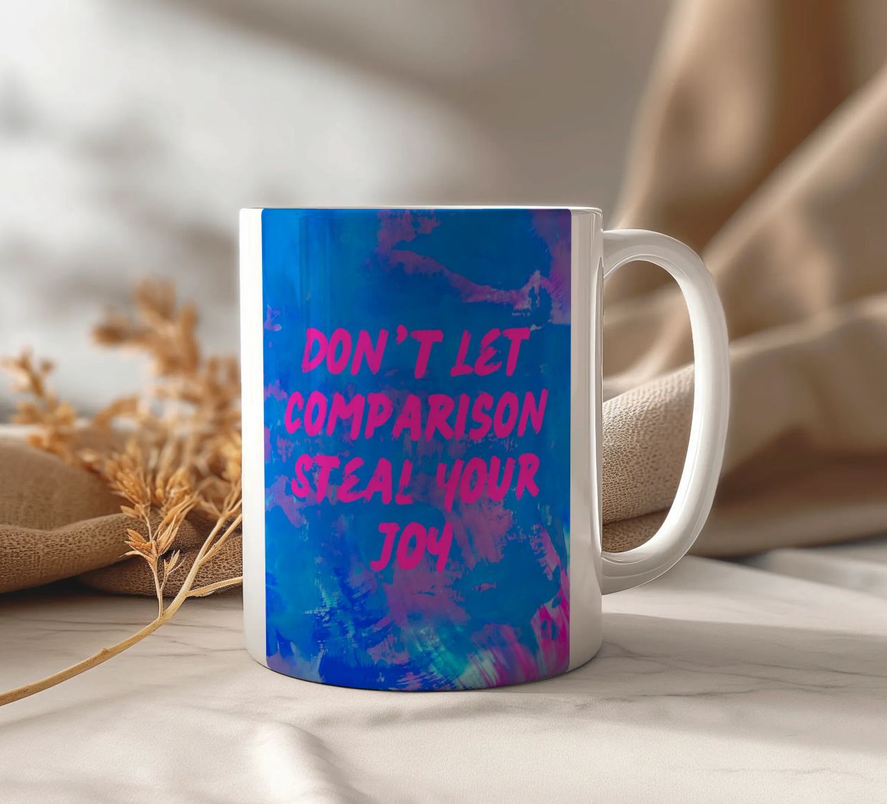 'Don't Let Comparison Steal Your Joy' Colorful Abstract tazza in ceramica da FABOArt