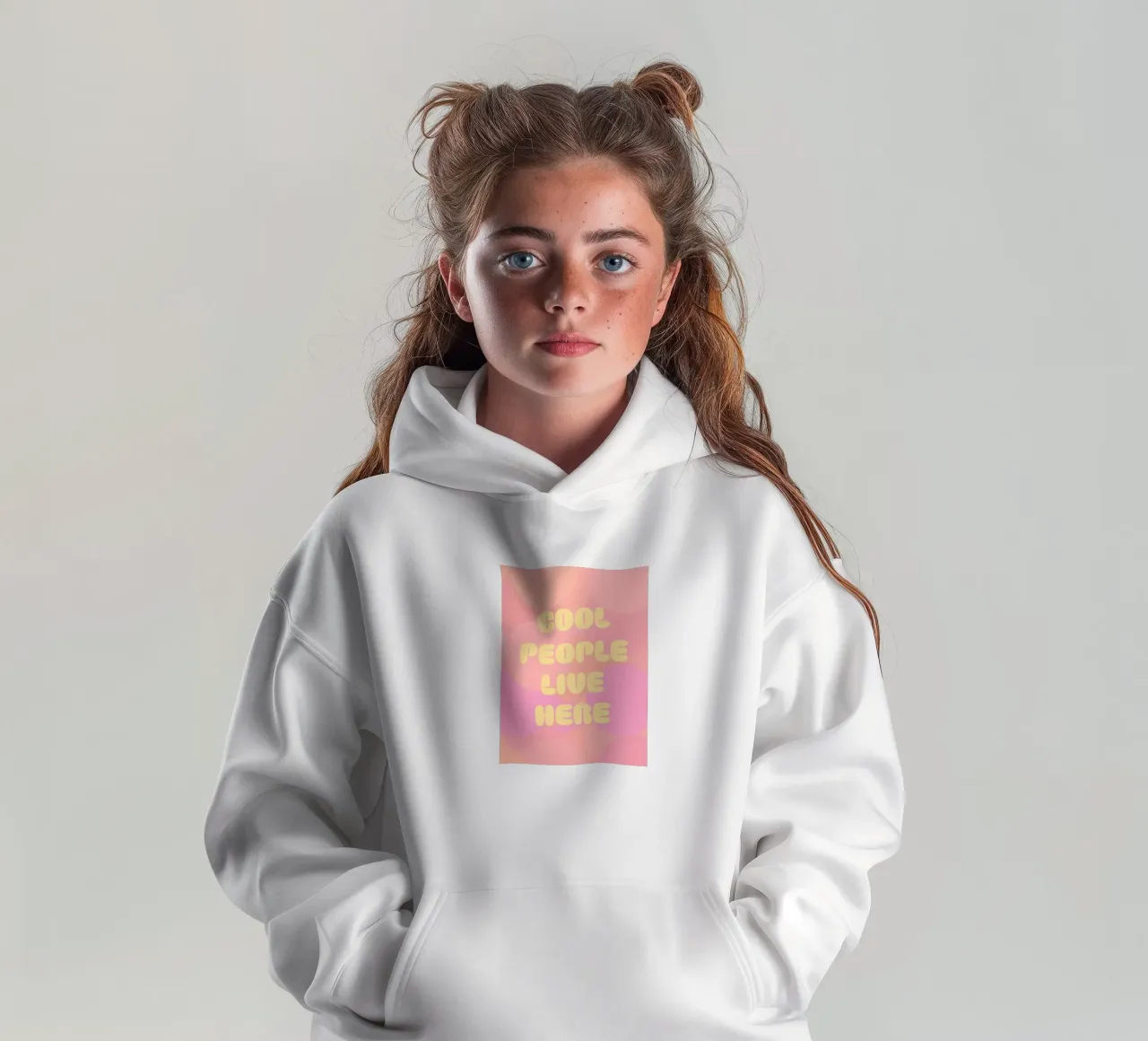 Qui vive gente in gamba, rosa felpa bambino con cappuccio da Carinaprint