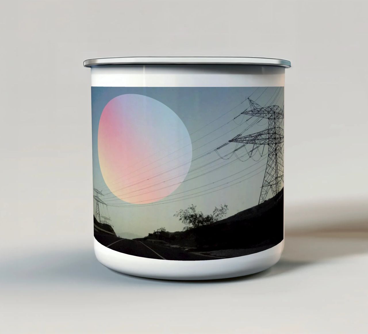 Tseri tazza in smalto da Nicolas Messaritis