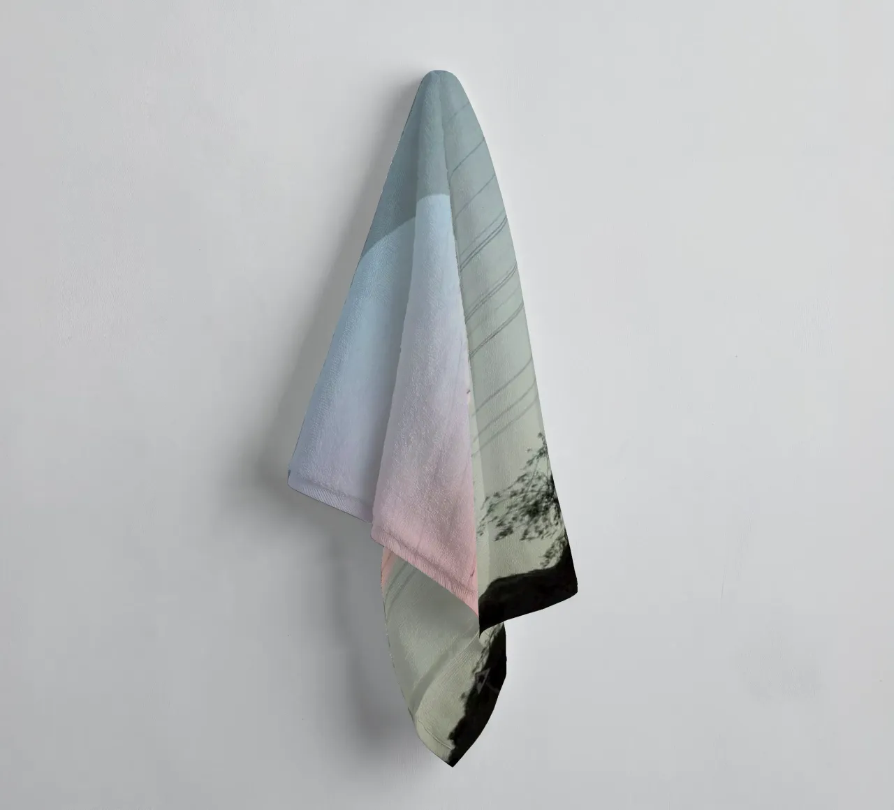 Tseri towel by Nicolas Messaritis