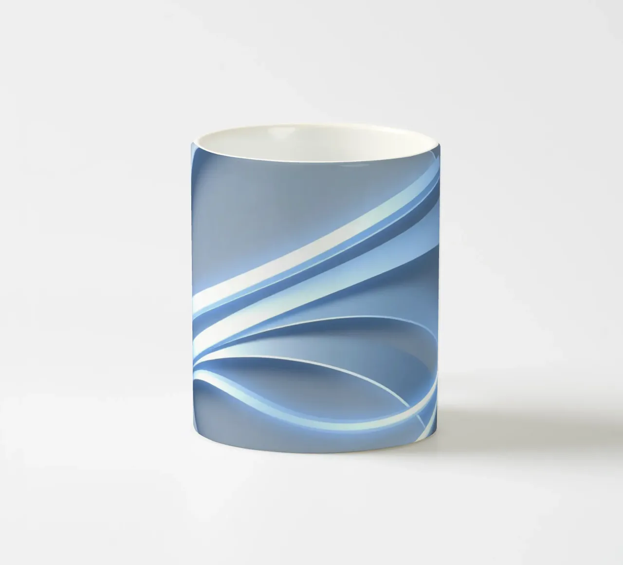 Disegno circolare astratto blu con linee fluide tazza in ceramica da DesignDoodle