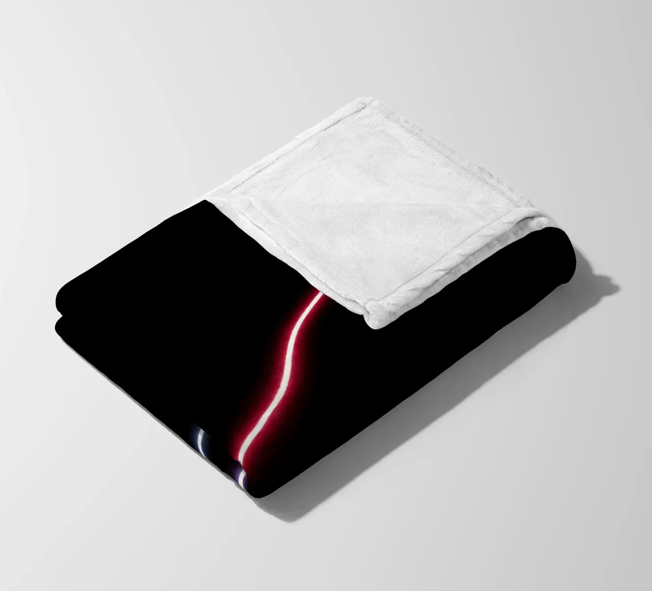 Scie luminose astratte in rosso, bianco e blu su nero coperta in pile da DesignDoodle