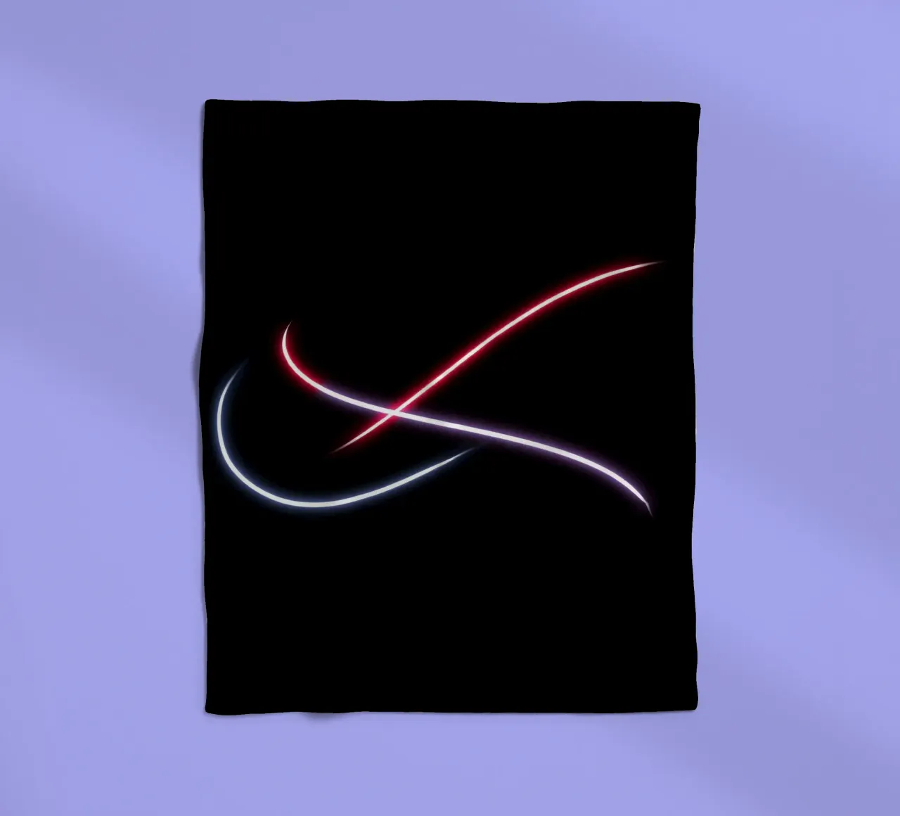 Scie luminose astratte in rosso, bianco e blu su nero coperta in pile da DesignDoodle