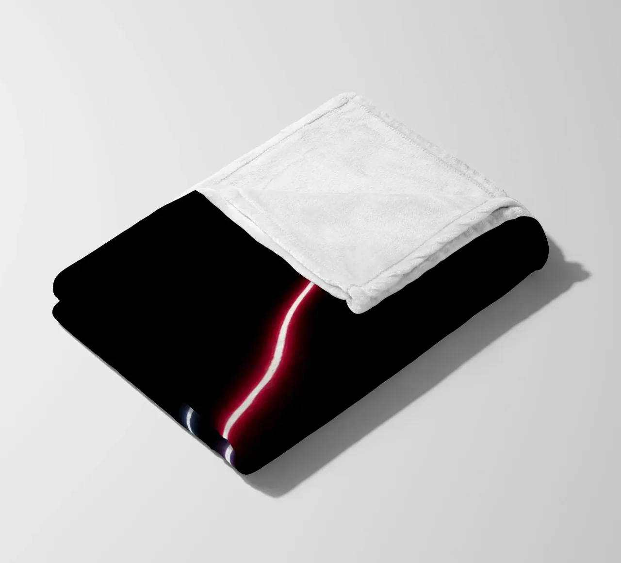 Scie luminose astratte in rosso, bianco e blu su nero coperta in pile da DesignDoodle