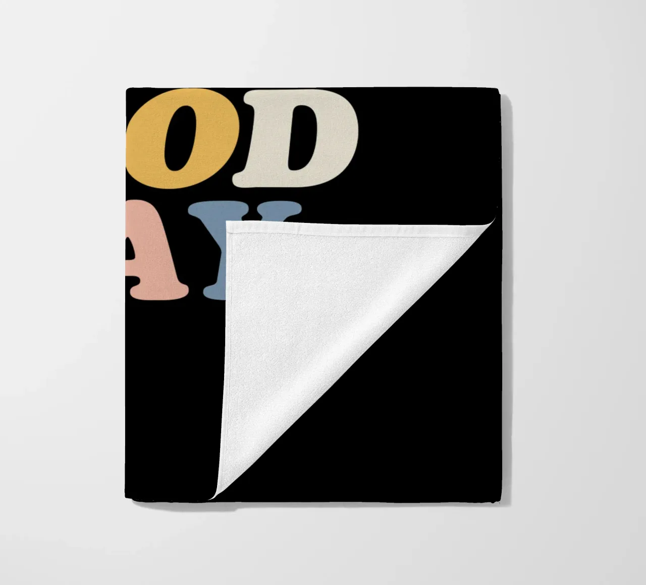 Oggi è un buon giorno Design tipografico colorato telo mare da THE MOTIVATED TYPE