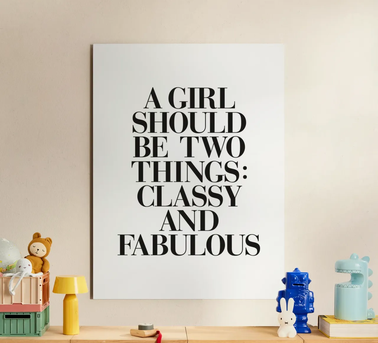 Una ragazza due cose di classe favolosa elegante citazione tipografica alluminio dibond da THE MOTIVATED TYPE