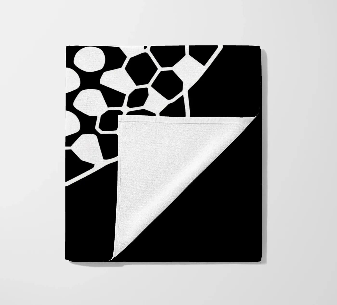 Abstract geometric modern design featuring complex pattern telo mare da DesignDoodle