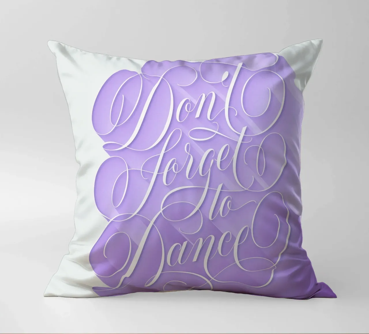 Non dimenticare di ballare. Calligrafia. Citazione. cuscino da CalliLetters