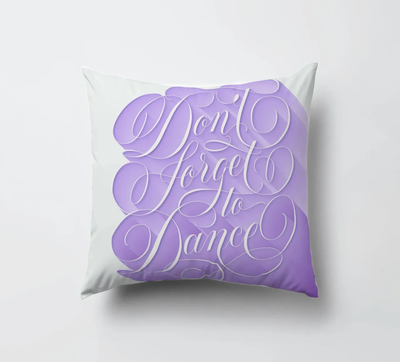 Non dimenticare di ballare. Calligrafia. Citazione. cuscino da CalliLetters
