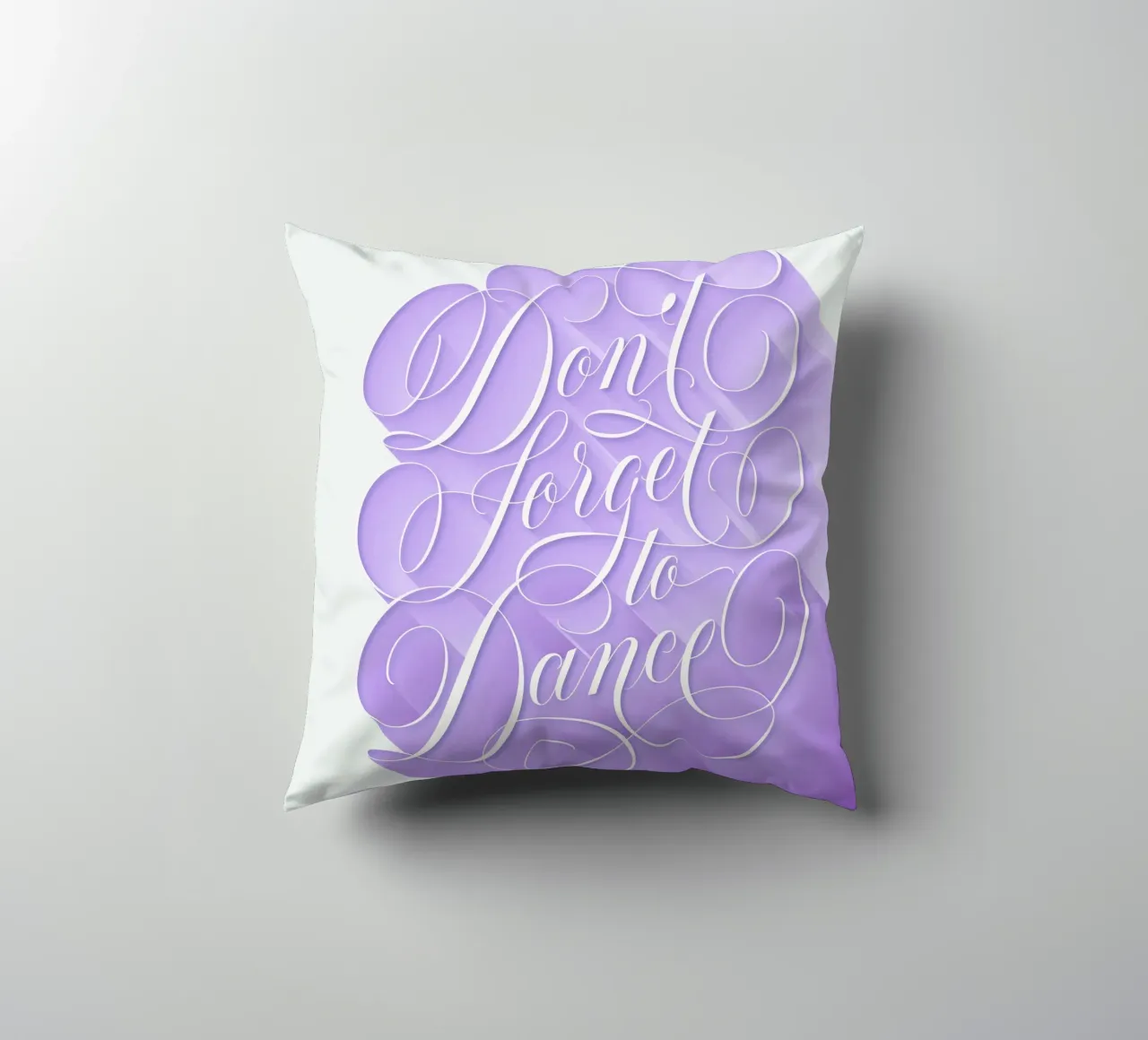 Non dimenticare di ballare. Calligrafia. Citazione. cuscino da CalliLetters