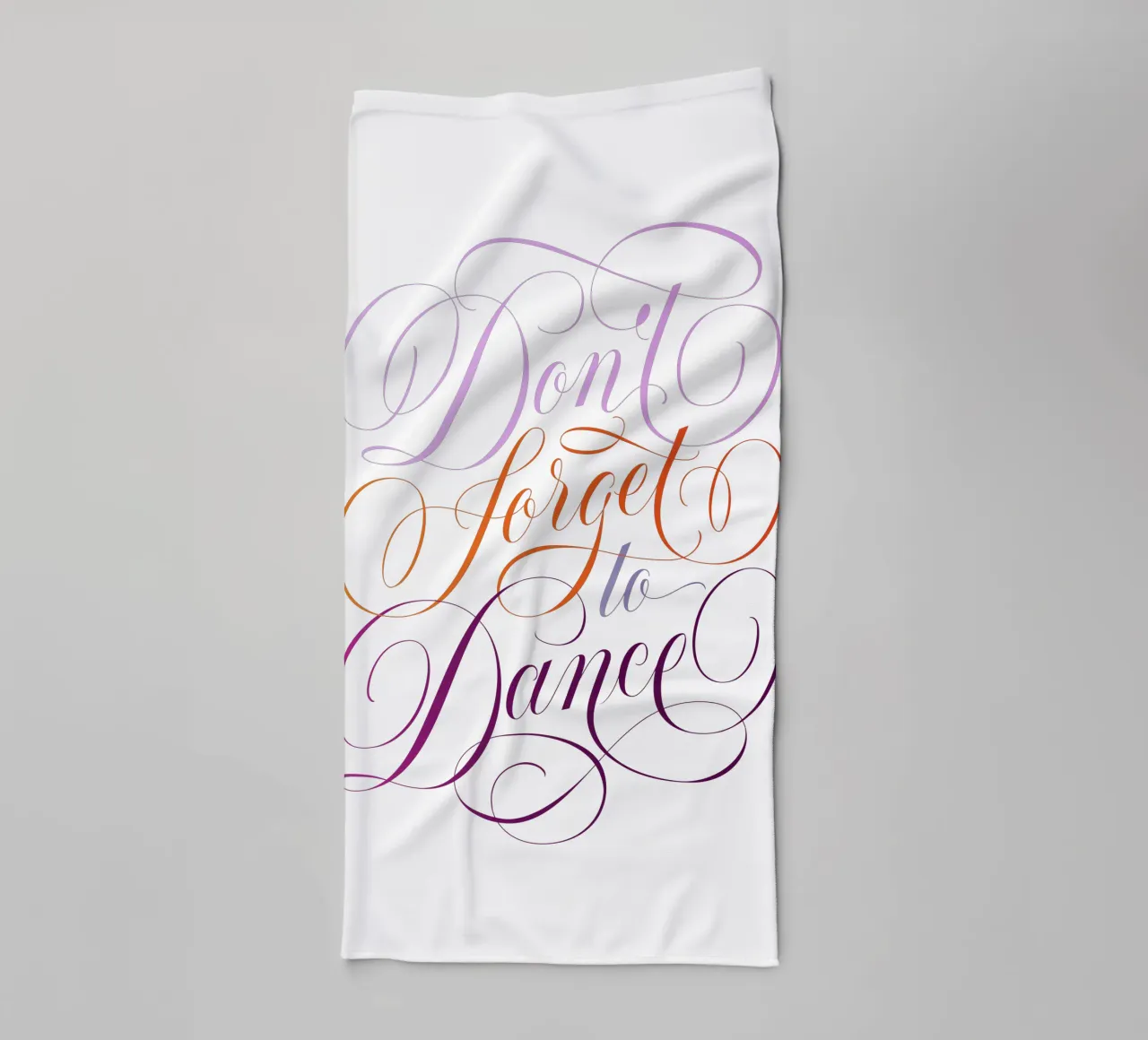 Vergessen Sie nicht zu tanzen. Kalligraphie. Zitat. Handtuch von CalliLetters