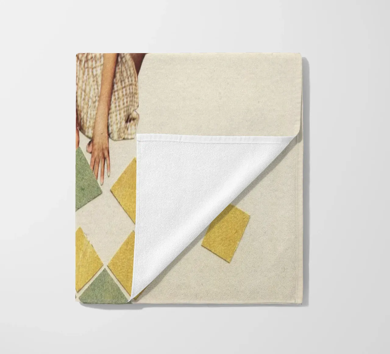 Work in Progress Strandtuch von Cassia Beck Collage