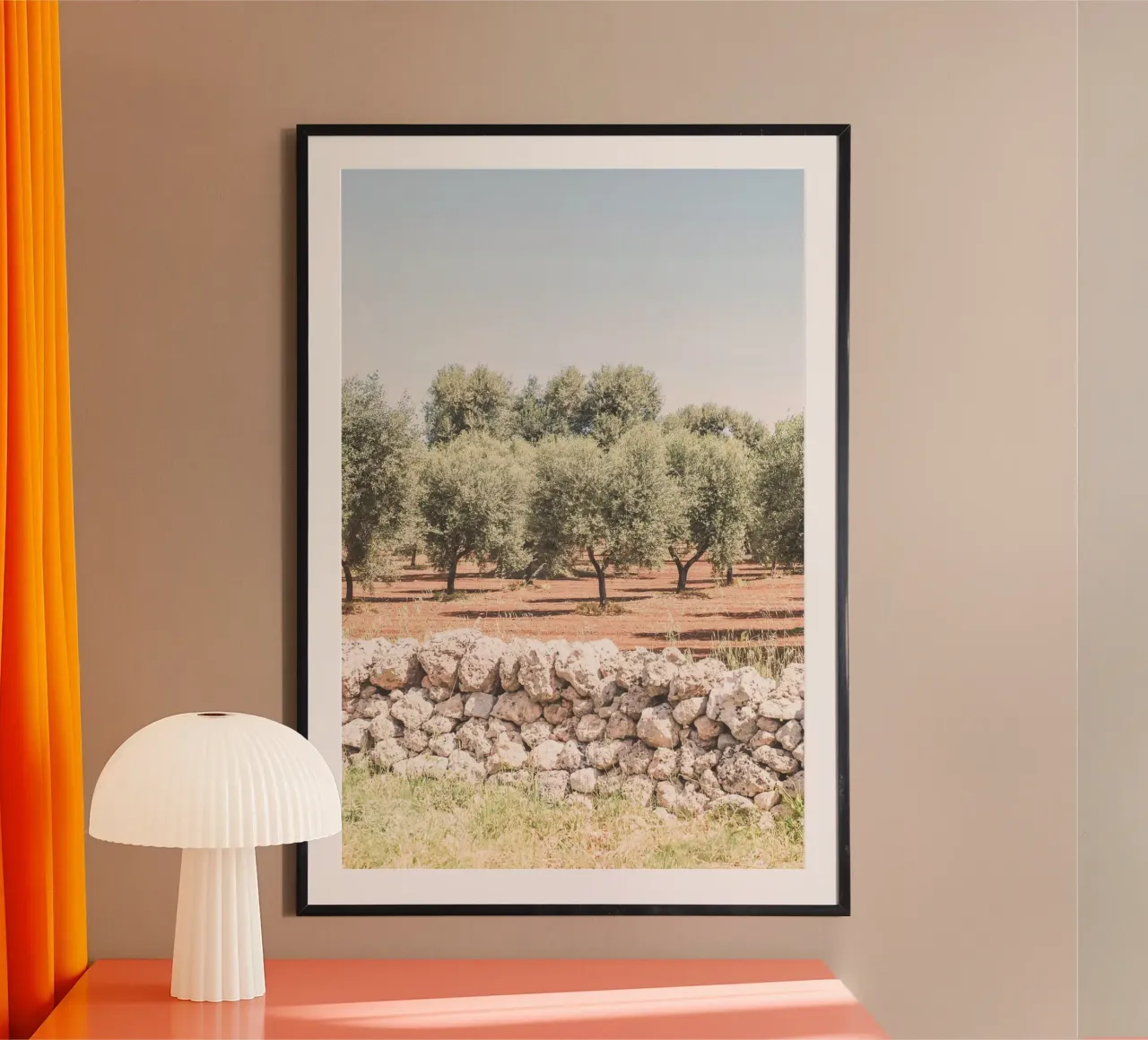 Pouilles, Italie I Champ d’oliviers dans un parc naturel poster avec cadre en aluminium de Julie Travel Photography