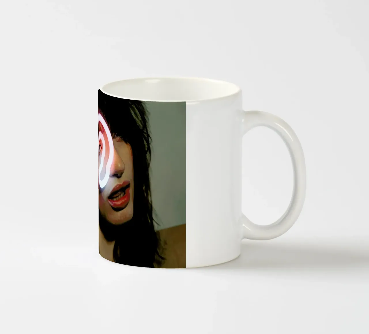 Stevie Keramik Tasse von Aysha Banos