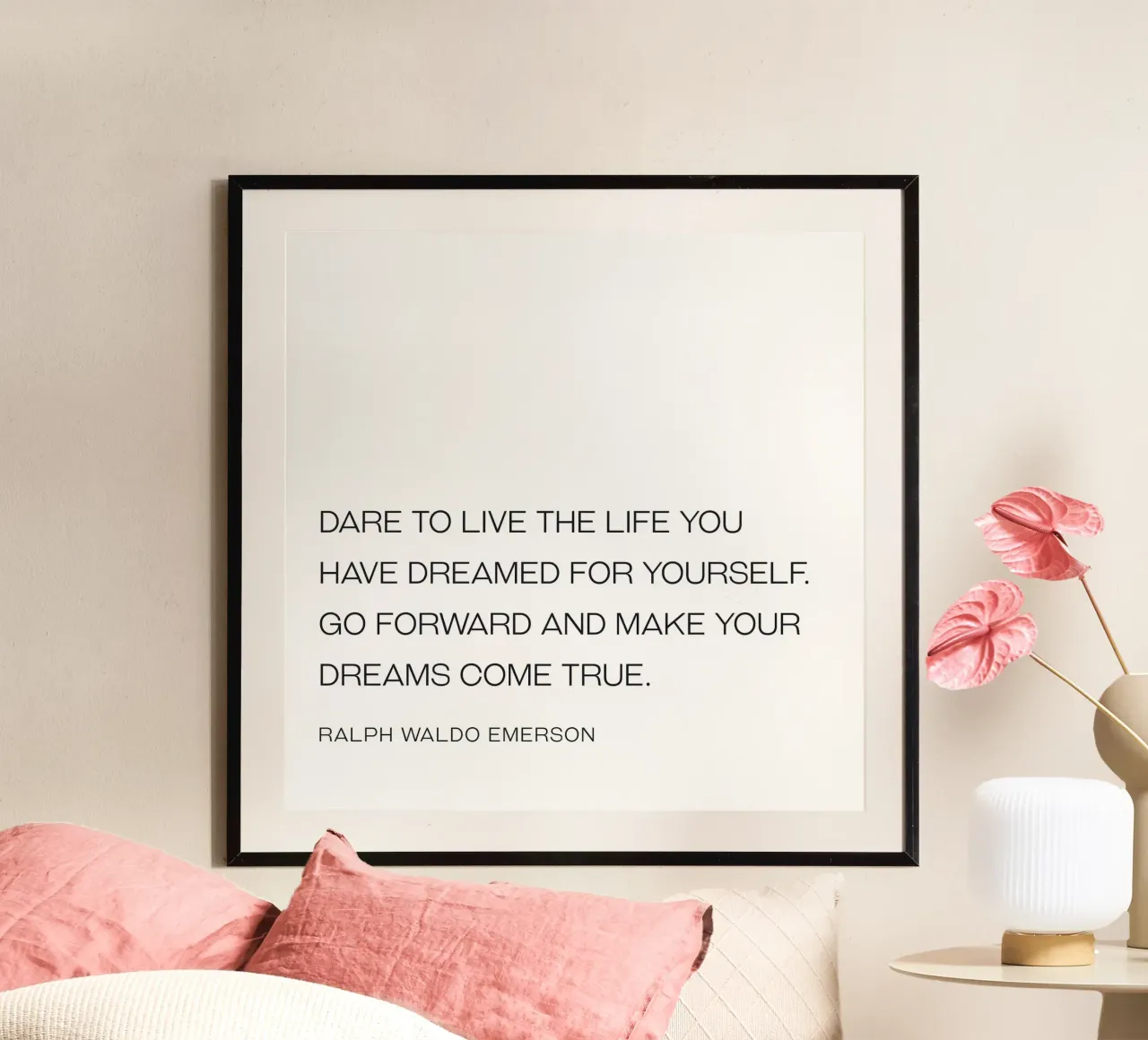 Osate vivere la vita che avete sognato per voi stessi citazione poster con telaio in plastica da Paigaam Studio