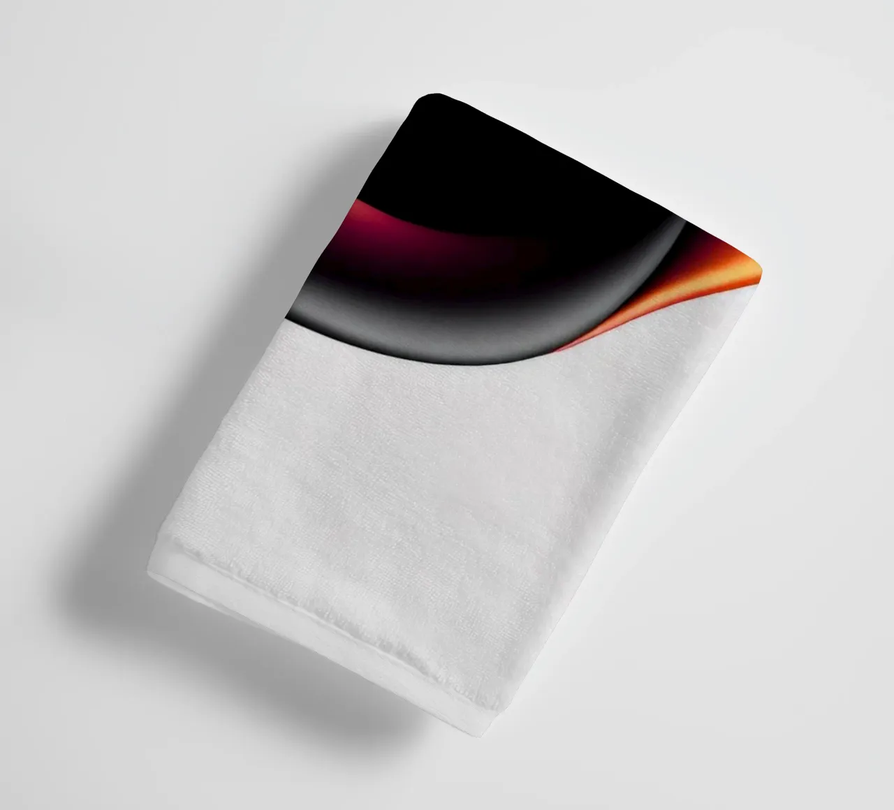Design astratto e colorato con forme fluide su sfondo neutro. asciugamano da bagno da DesignDoodle