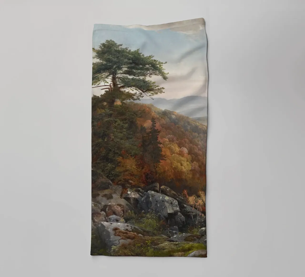 Valley Landscape in Autumn asciugamano da bagno da apoloprints