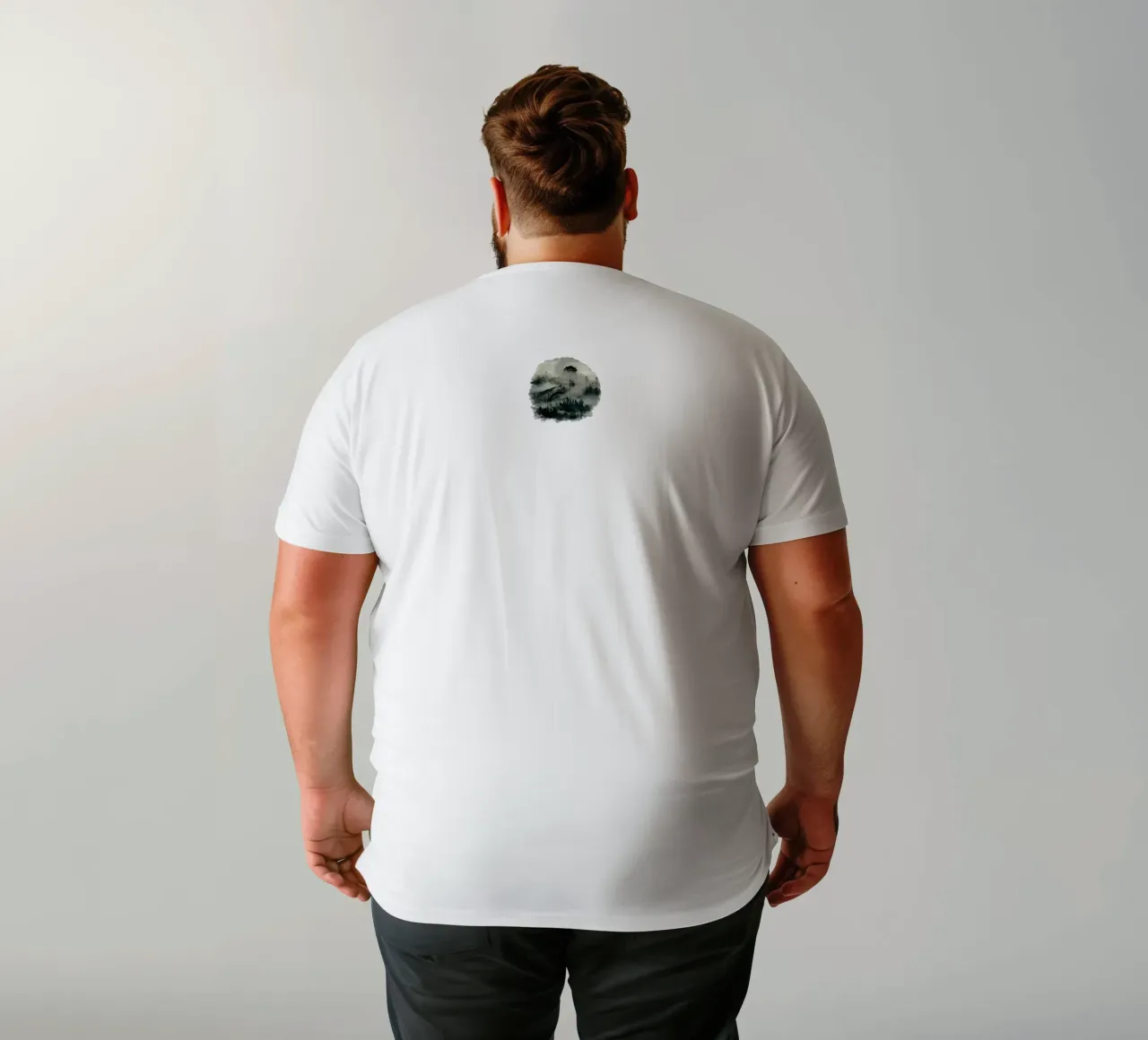 Mist emerge - sweeping hills, icon t-shirt da The Quiet Senju