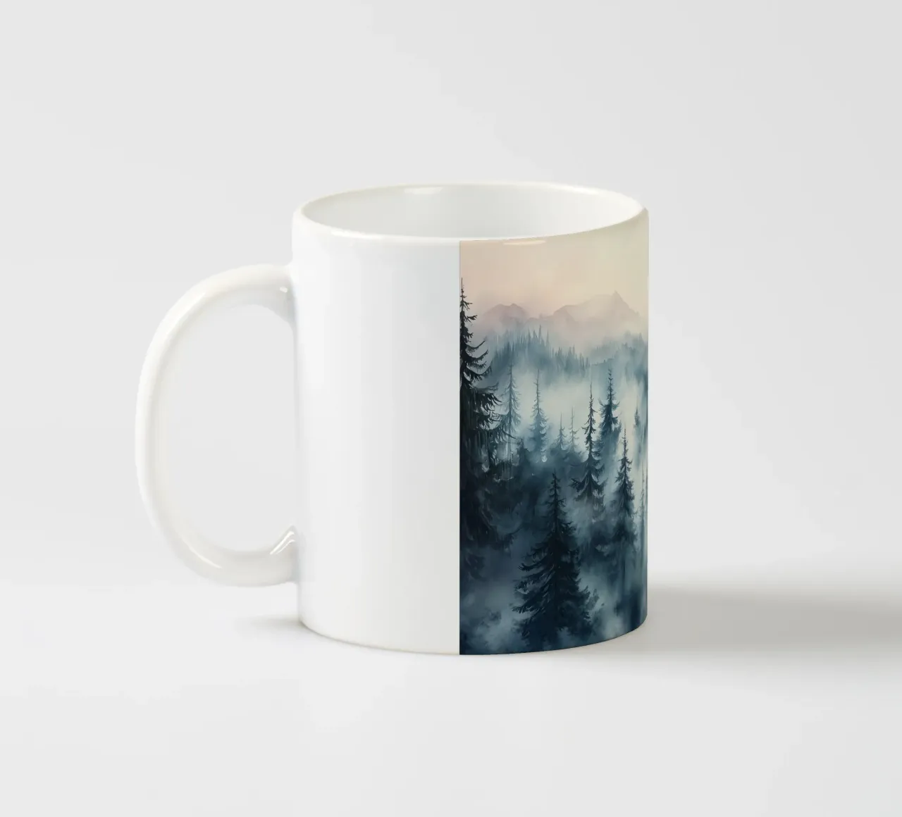 Paesaggio montano nella nebbia mistica tazza in ceramica da Carinaprint