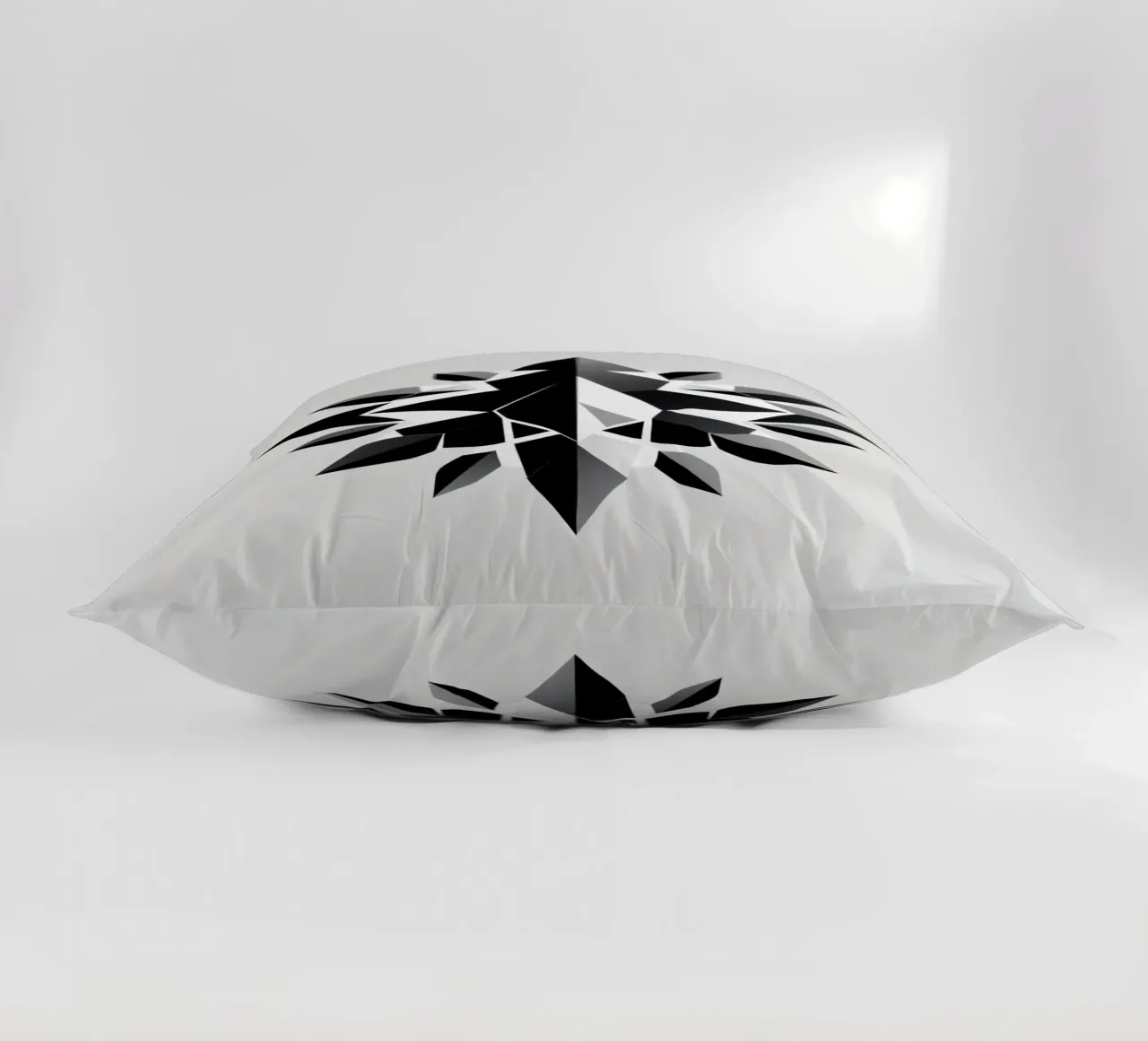 Dessin géométrique abstrait d'une étoile noire et blanche coussin de DesignDoodle