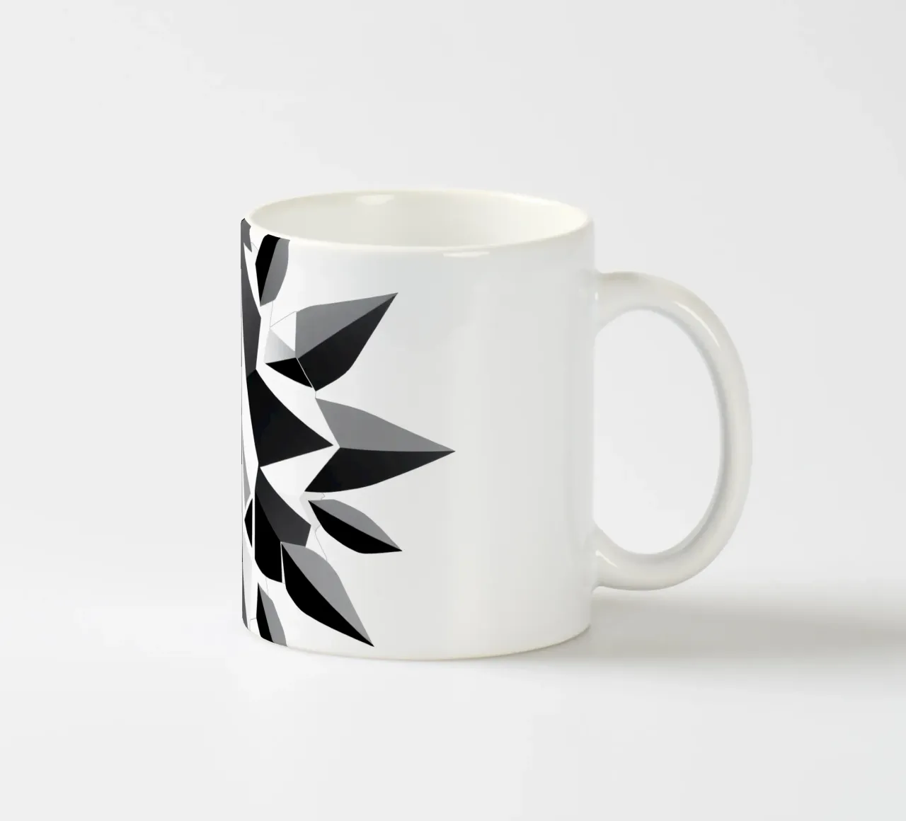 Abstract geometrisch ontwerp van een zwart-witte stervorm keramische mok van DesignDoodle
