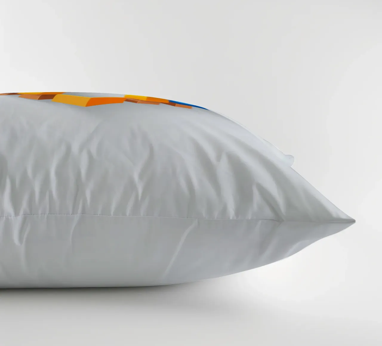 Forme geometriche colorate disposte in un motivo creativo cuscino da DesignDoodle