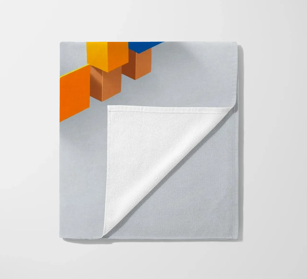 Forme geometriche colorate disposte in un motivo creativo telo mare da DesignDoodle