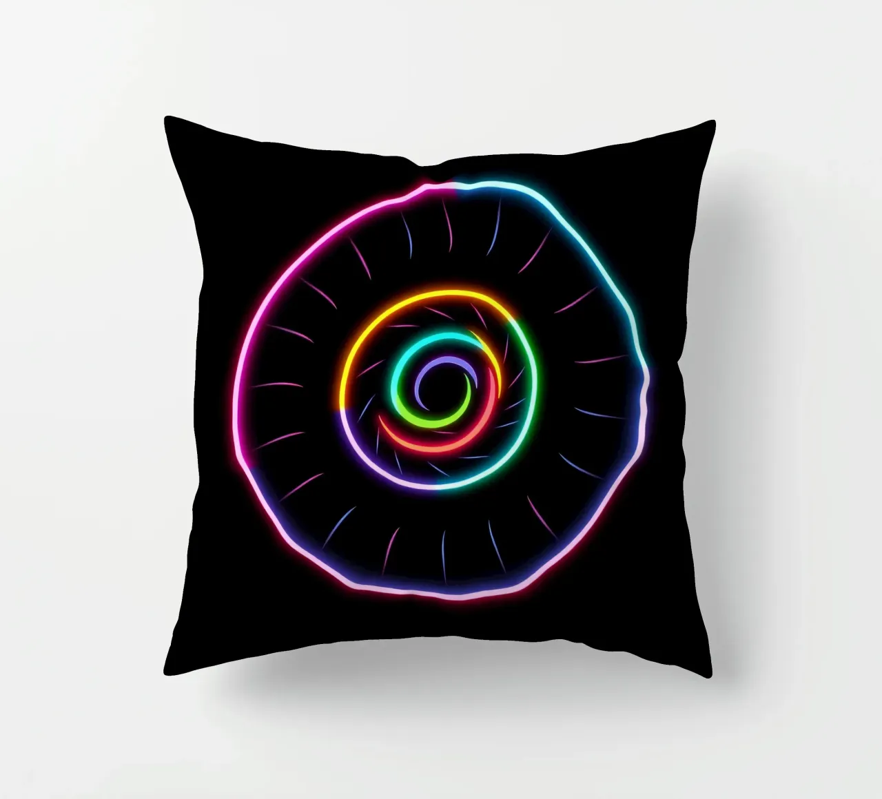 Disegno luminoso a spirale colorato con colori al neon cuscino da DesignDoodle