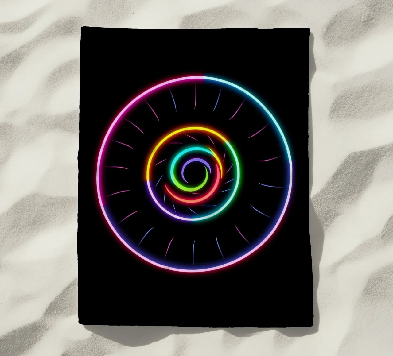 Disegno luminoso a spirale colorato con colori al neon telo mare da DesignDoodle