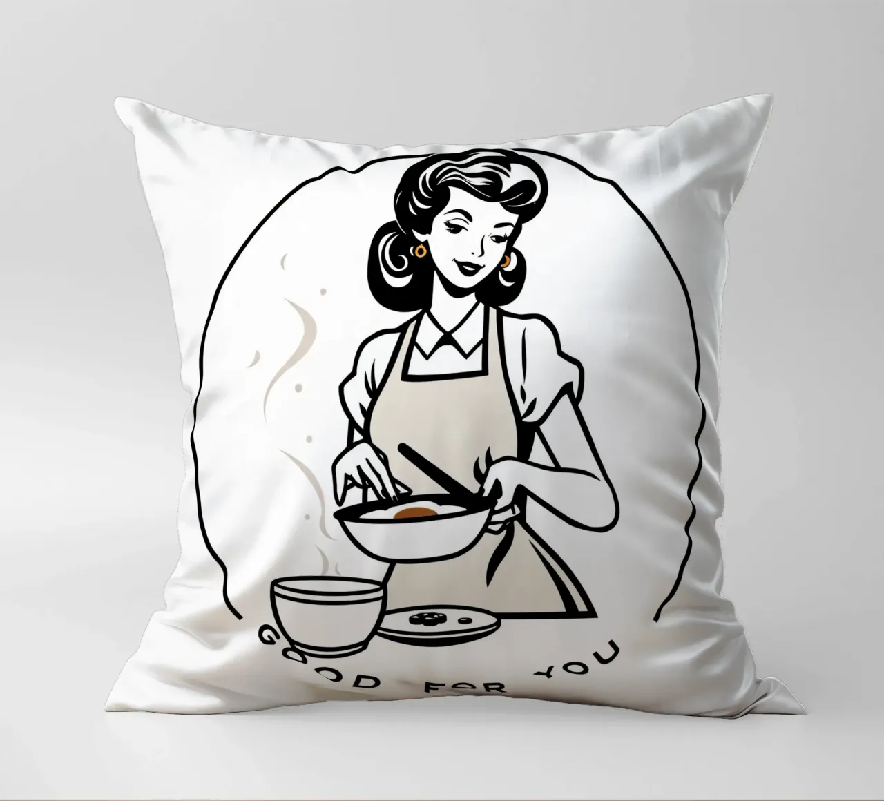 Una mujer con delantal prepara una comida mientras sonríe cojín de DesignDoodle