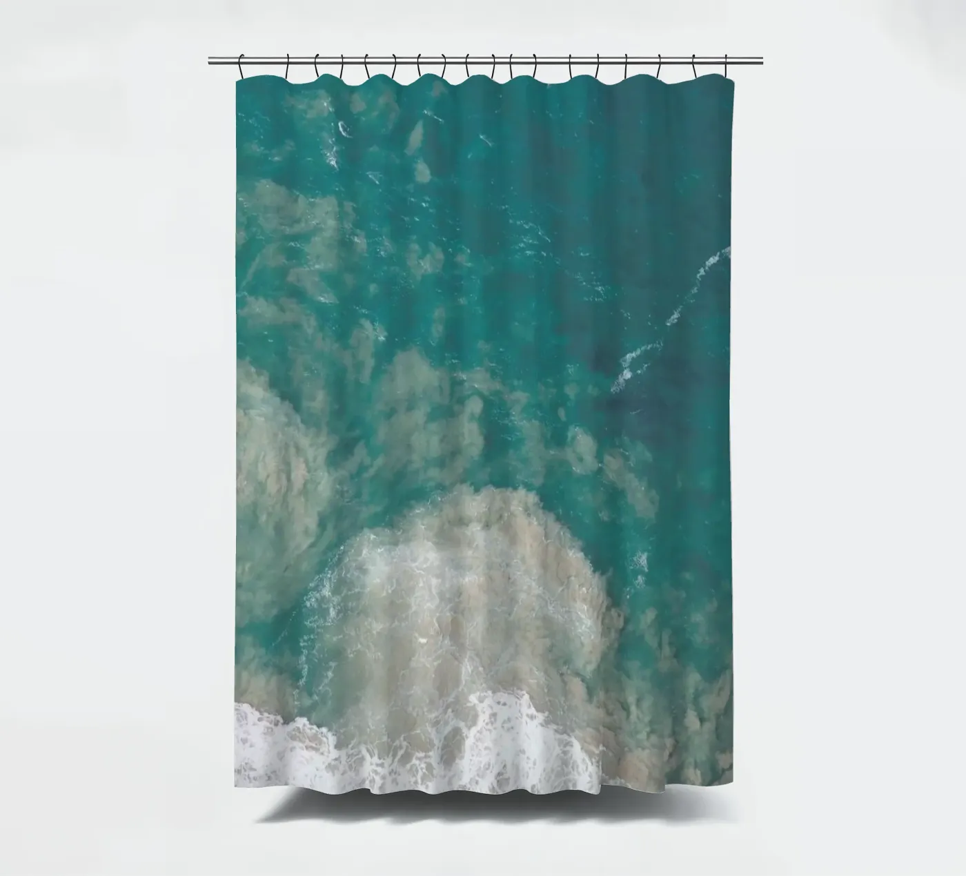 Riptide Duschvorhang von Shot By Clint