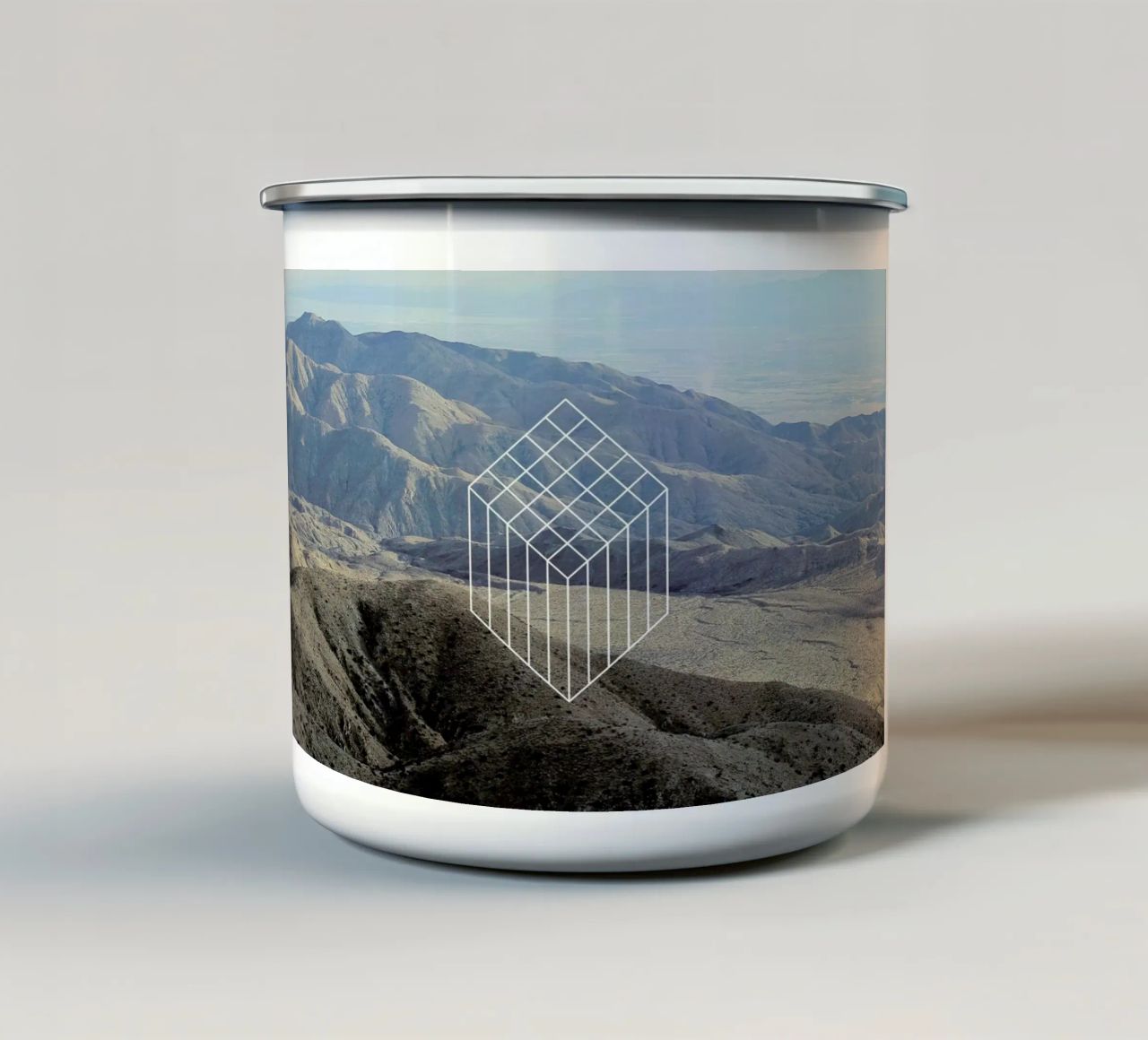 Coachella tazza in smalto da Nicolas Messaritis