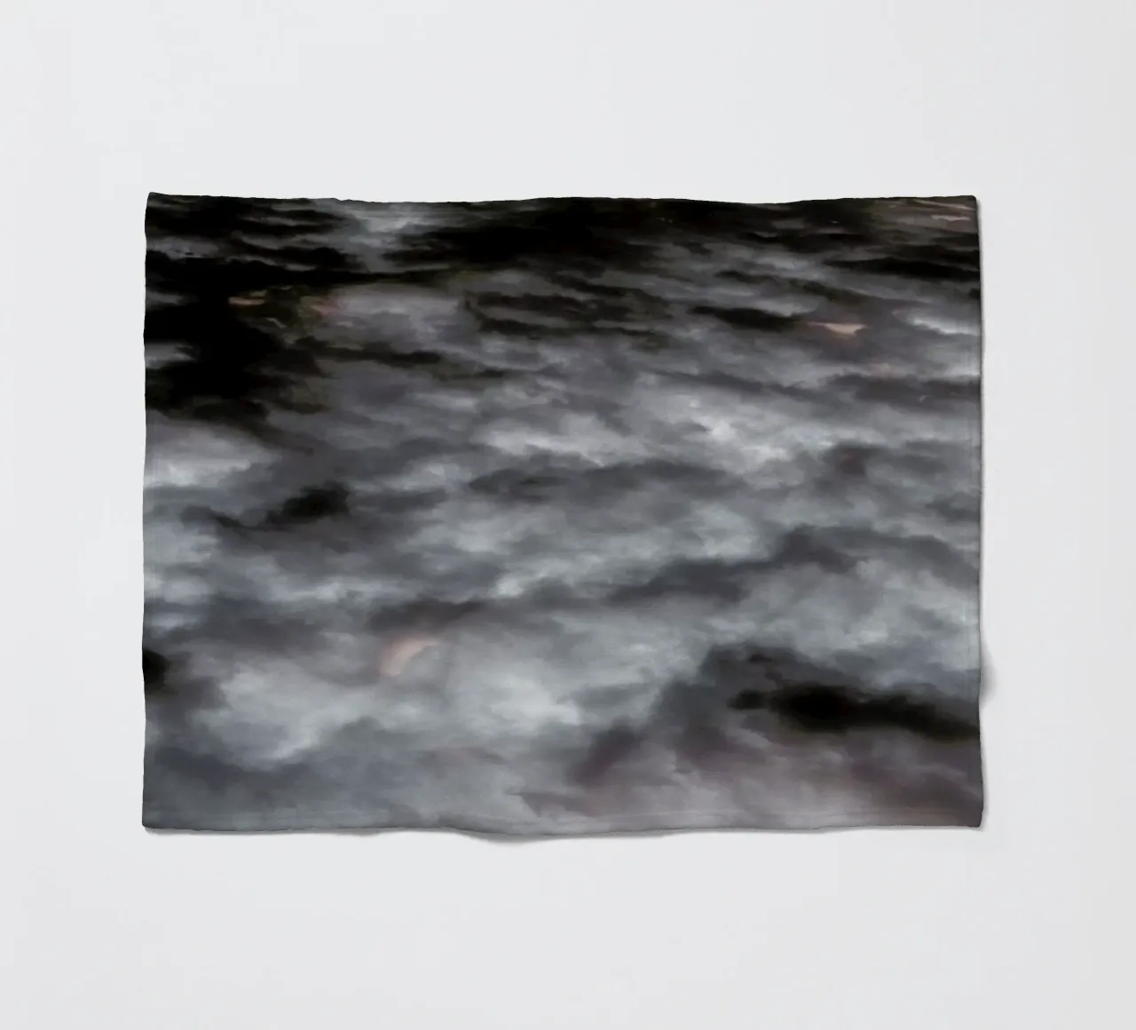 Selebi Skies coperta in pile da Shot By Clint
