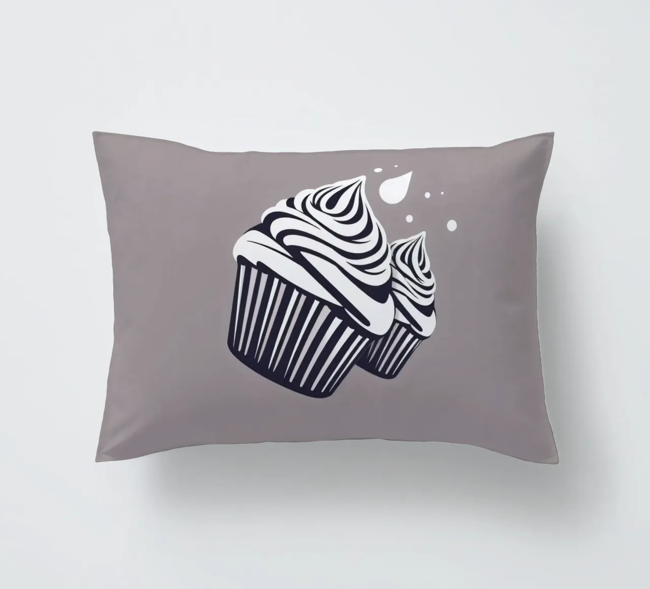 Due cupcake dall'elegante design con glassa a spirale cuscino da DesignDoodle