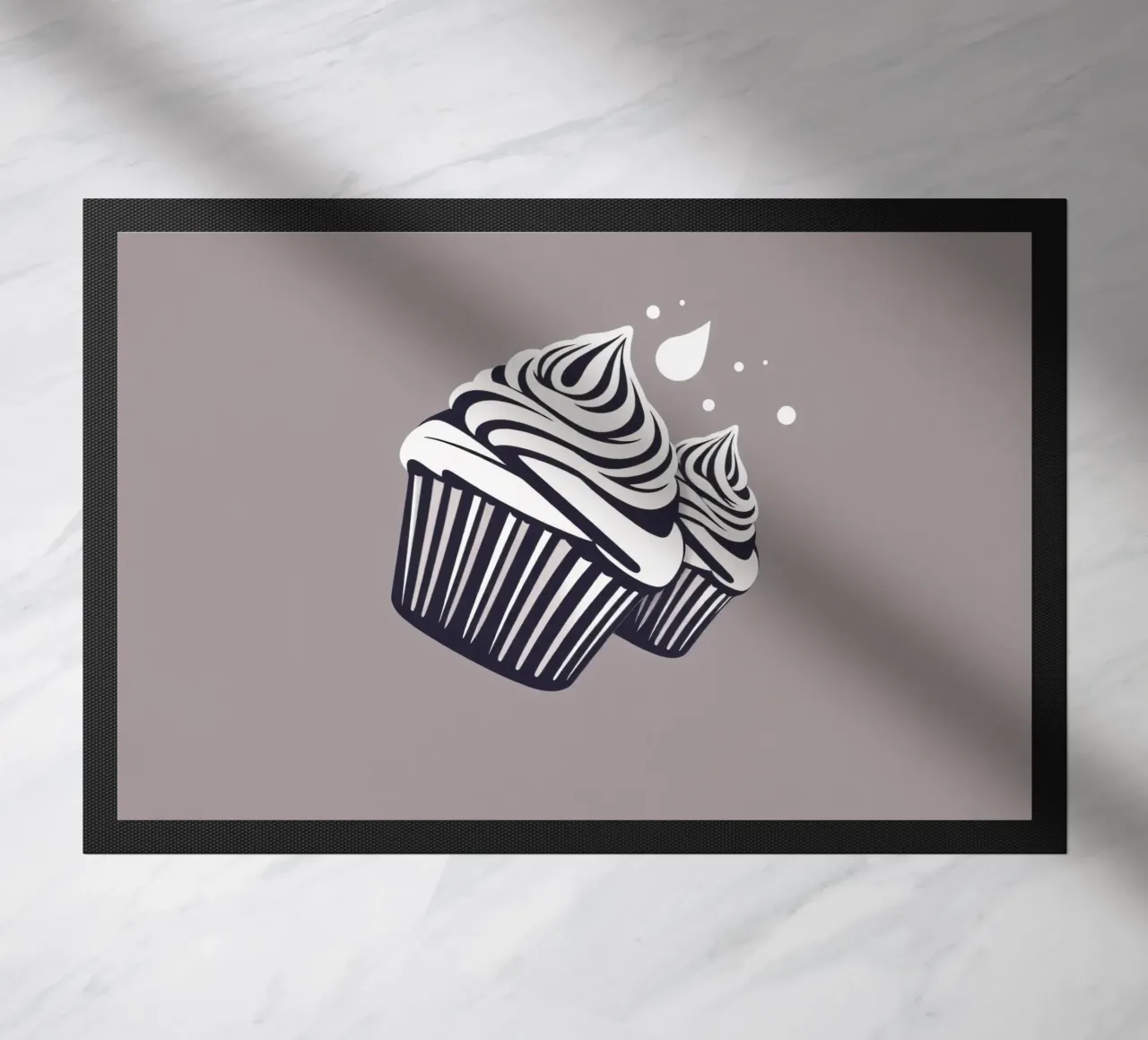 Due cupcake dall'elegante design con glassa a spirale zerbino da DesignDoodle