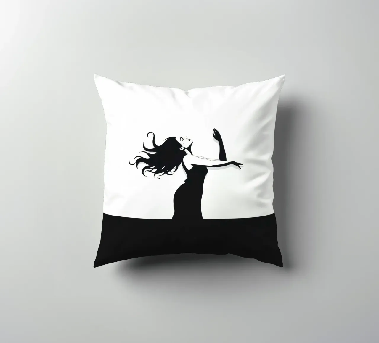 Una donna con i capelli fluenti danza con grazia contro una minima cuscino da DesignDoodle