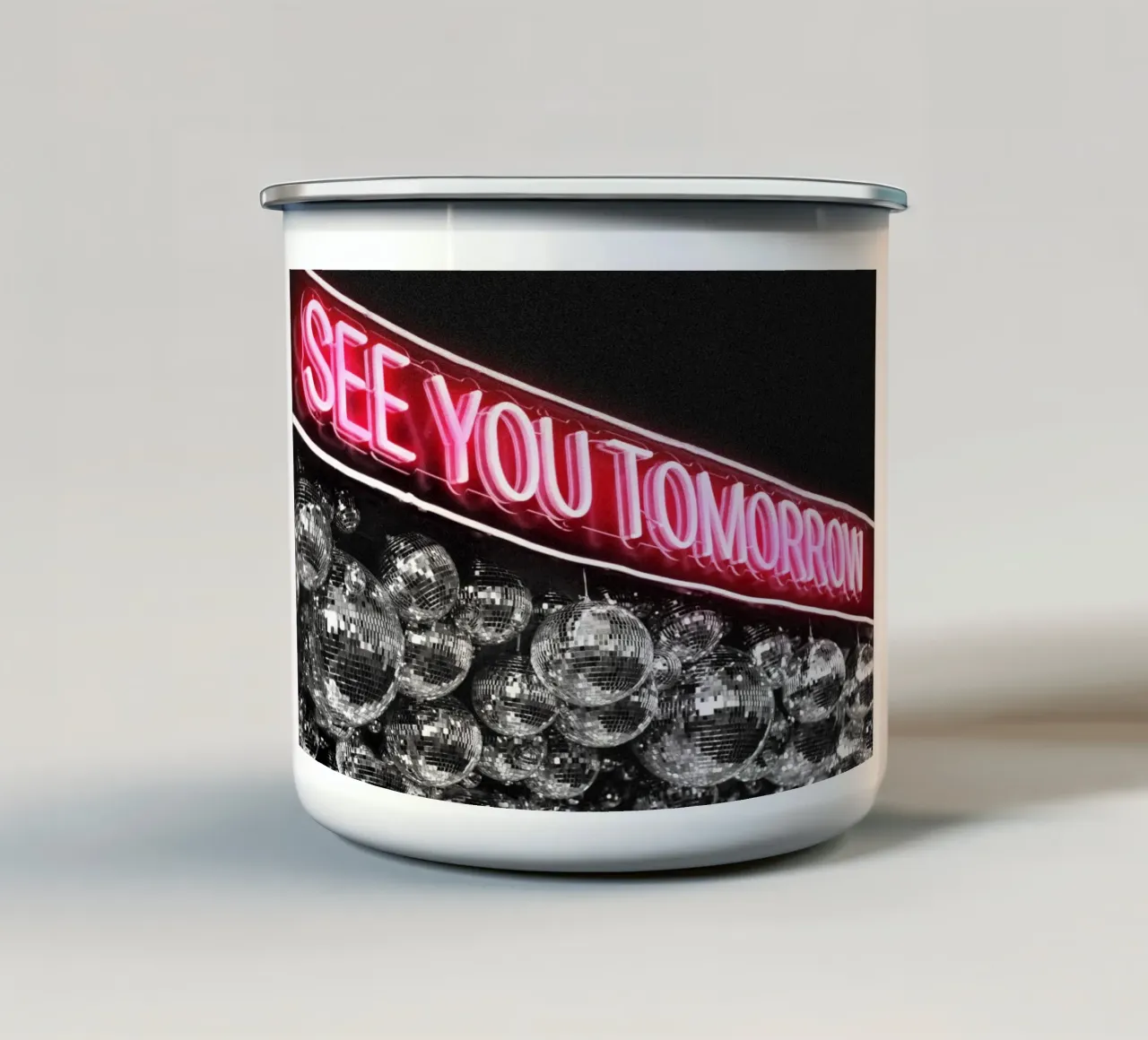 See You Tomorrow tazza in smalto da Dagmar Pels