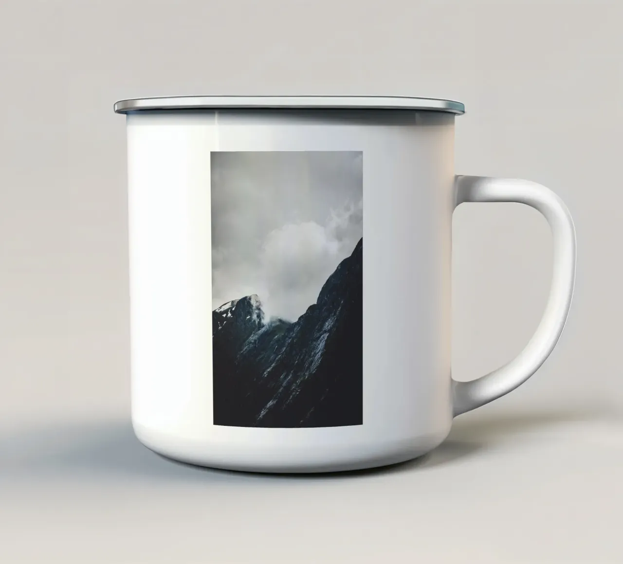 Crinale di montagna in Norvegia tazza in smalto da thetraveller