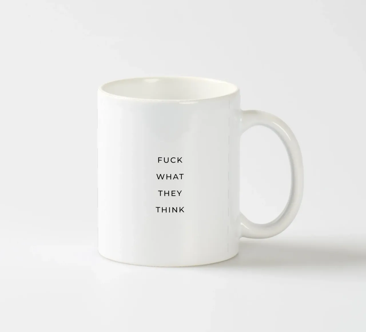 Fanculo a quello che pensano citazione tazza in ceramica da Paigaam Studio