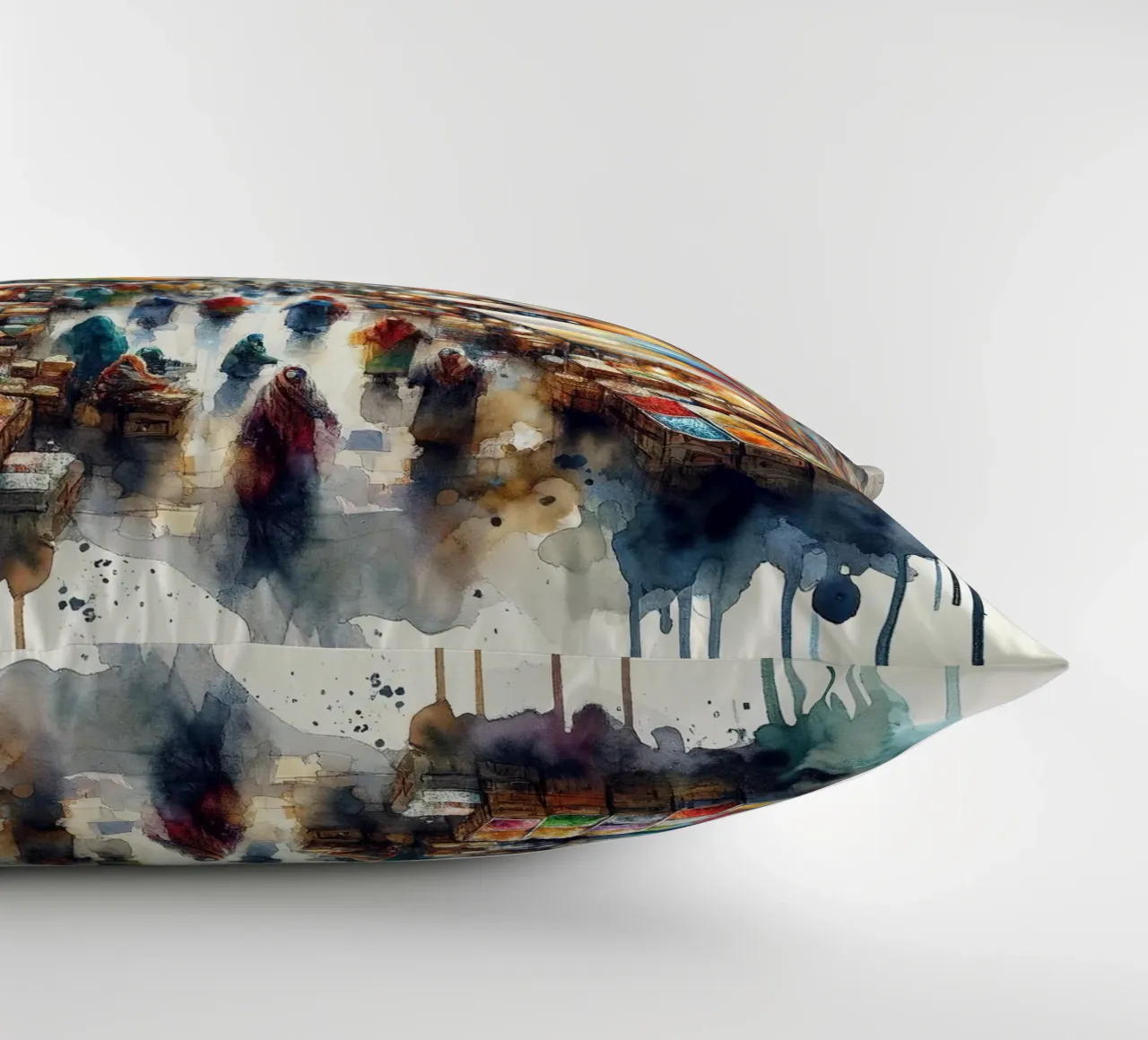 La sinfonia di colori di Bazaar cuscino da Chromatic Fusion Studio
