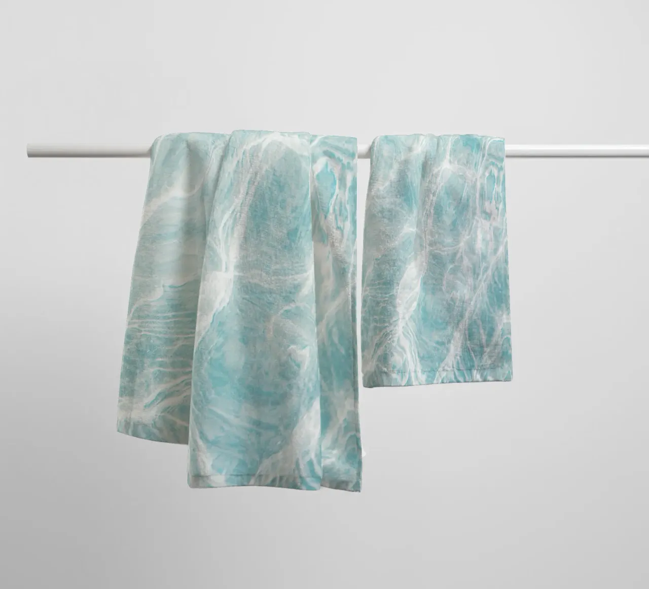 Waterpatroon badhanddoek van Dagmar Pels