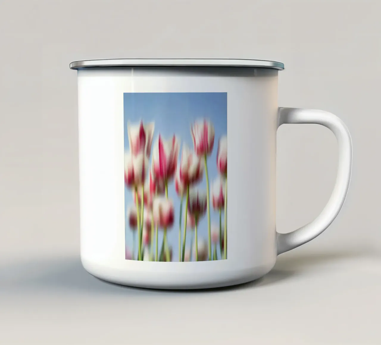 Tulipani danzanti tazza in smalto da Dagmar Pels
