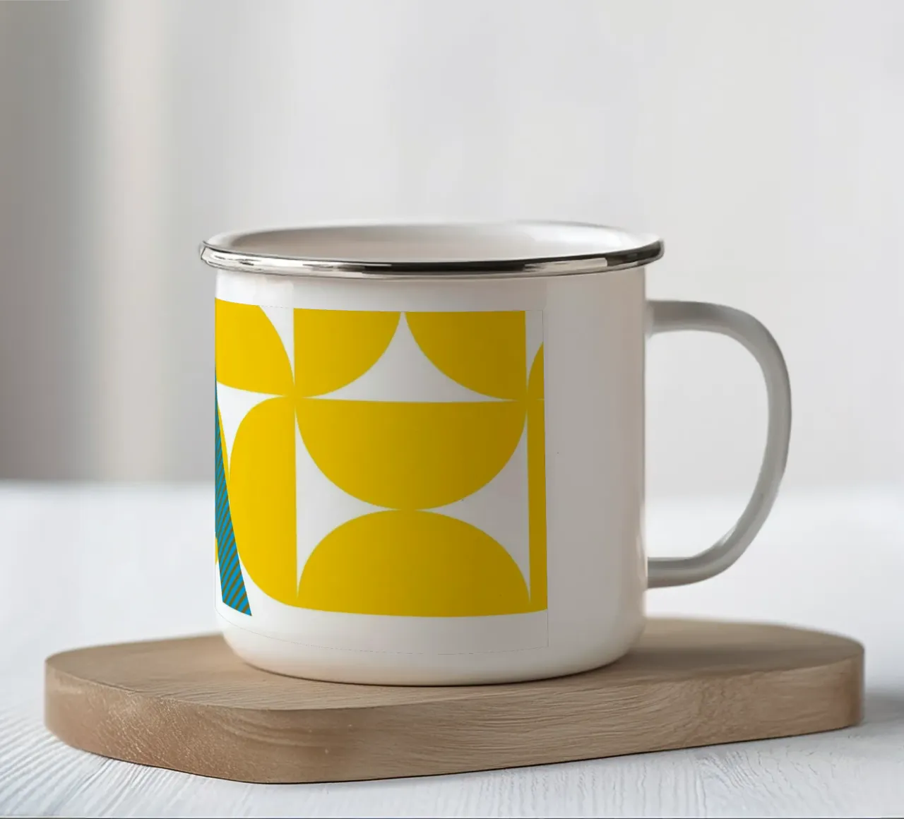 A Typeface Alphabet tazza in smalto da lazydaypaper